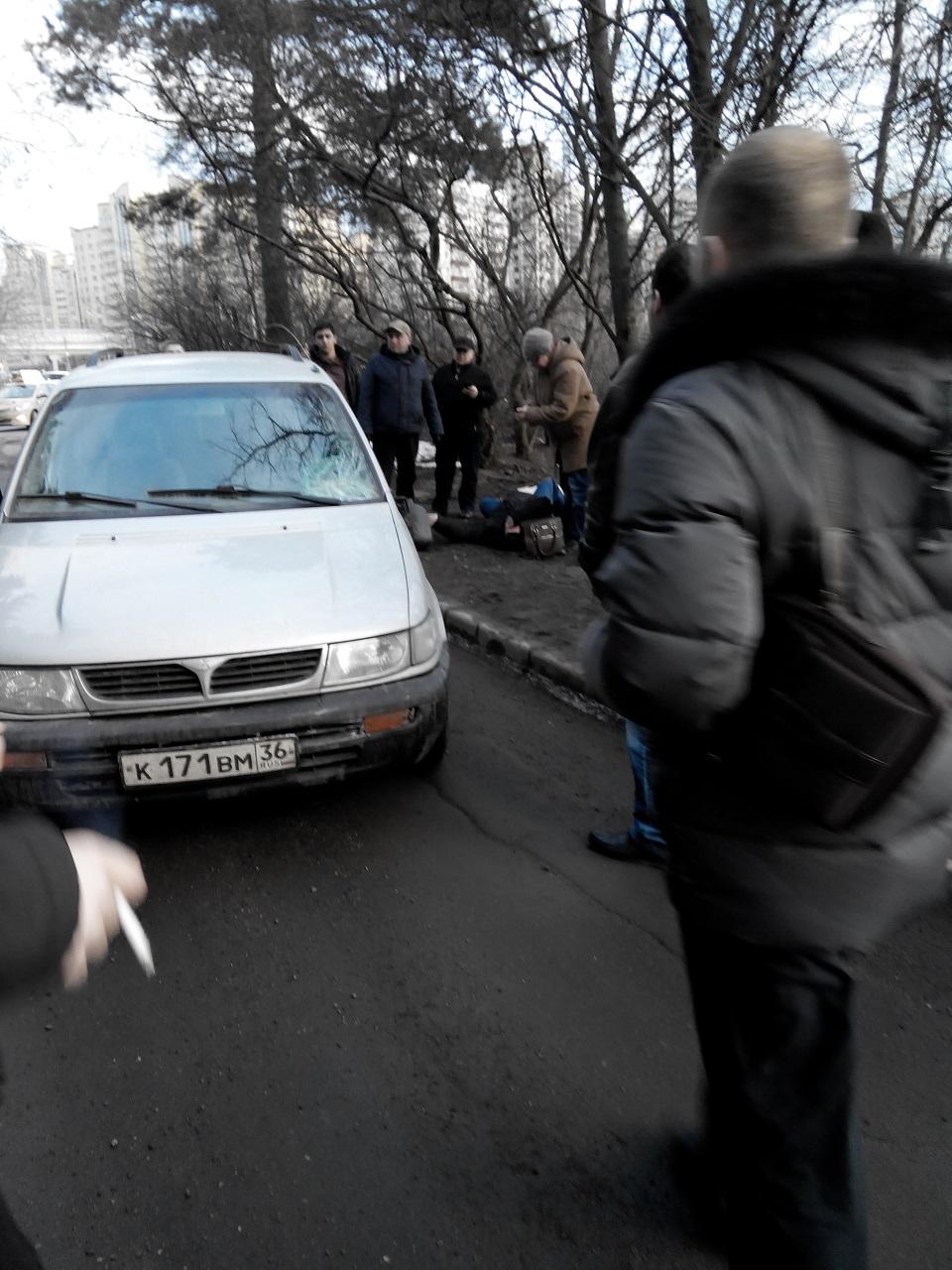 ford escort сбил пожилого мужчину #3