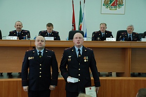 Начальник УВД Сергей Василевский (слева) и инспектор ДПС Алексей Цветков. Фото: УВД Зеленограда