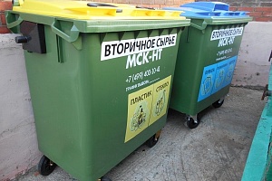 Контейнеры для раздельного сбора мусора. Фото: zelao.mos.ru
