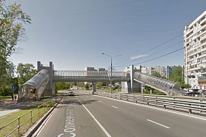 Пешеходный переход между 8 и 9 микрорайонами. Фрагмент панорамы с сервиса Google Maps