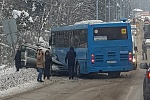 На Пятницком шоссе автобус 400Т протаранил встречную легковушку