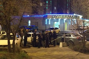 Задержание около супермаркета «Проспект». Фото: Владислав Президент