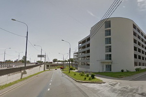 Многоэтажный паркинг в 8 микрорайоне. Фрагмент панорамы с сервиса Google Maps