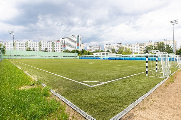 Футбольное поле в 9-м микрорайоне. Фото столичного департамента строительства