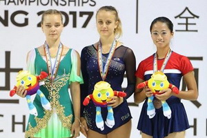 Анастасия Носова (крайняя слева) на Всемирных роллер играх в Китае. Фото с личной странички спортсменки в сети «ВКонтакте»