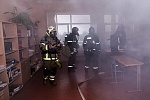 65 человек эвакуировали из-за пожара в школе №1353