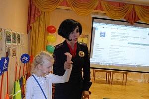 Занятия по обучению основам ПДД в школе №1692. Фото ГИБДД Зеленограда