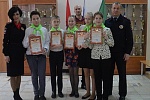 Сотрудники ГИБДД поздравили юных инспекторов движения