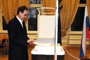 Анатолий Смирнов на выборах 2011 года. Фото: zelao.ru