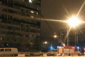 Пожарные машины на месте происшествия. Фото Романа Кулагина из группы «ЗелАО AUTO | Зеленоград» в сети «ВКонтакте»