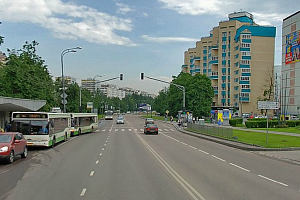Пешеходный переход напротив корпуса 239. Скриншот с сервиса maps.ya.ru
